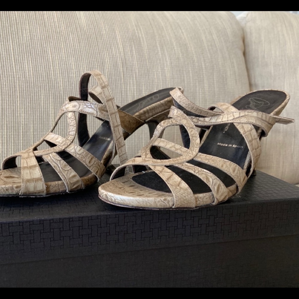 Donald Pliner High heel sandals
